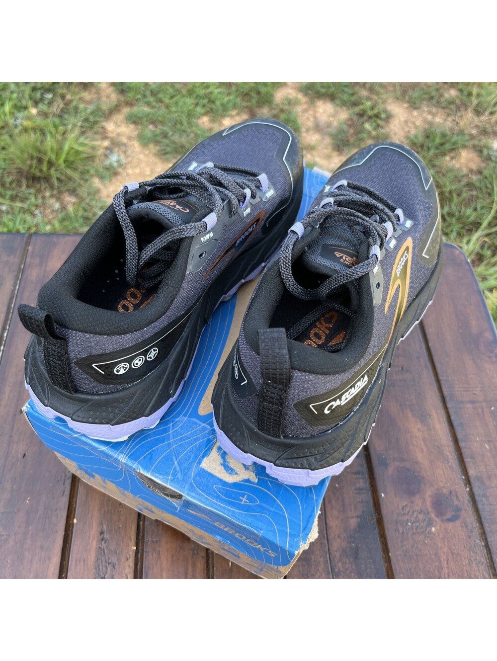 New! Brooks Cascadia 18 Trail Running Shoes Ladies Ebony Lavender Sz 8 $140 MSRP - Picture 4 of 7